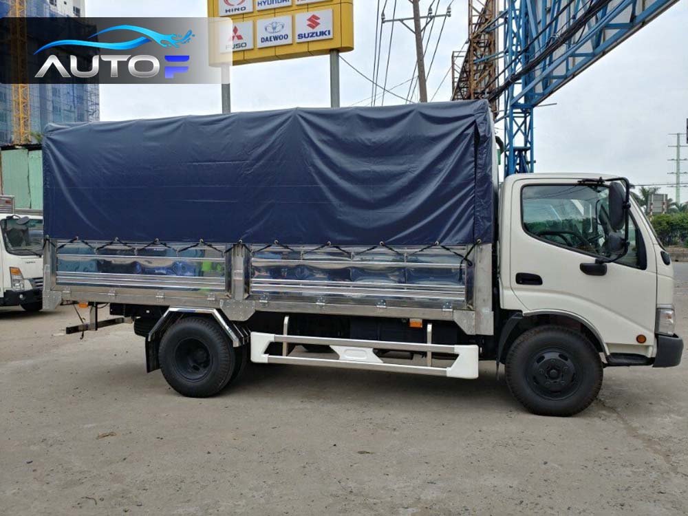 Xe tải Hino XZU342L (3.5t & 5t - dài 4.5m) thùng mui bạt